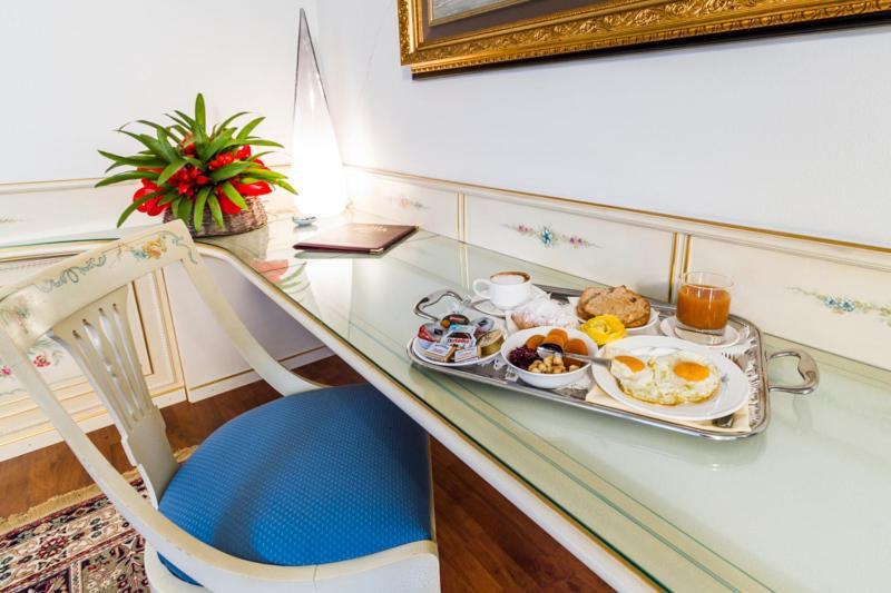 Melas Hotel Merate Ngoại thất bức ảnh