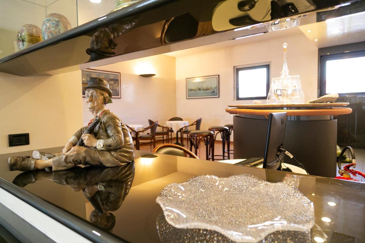 Melas Hotel Merate Ngoại thất bức ảnh