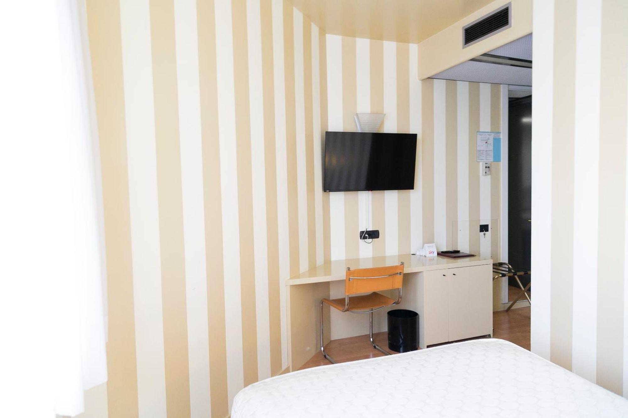 Melas Hotel Merate Ngoại thất bức ảnh
