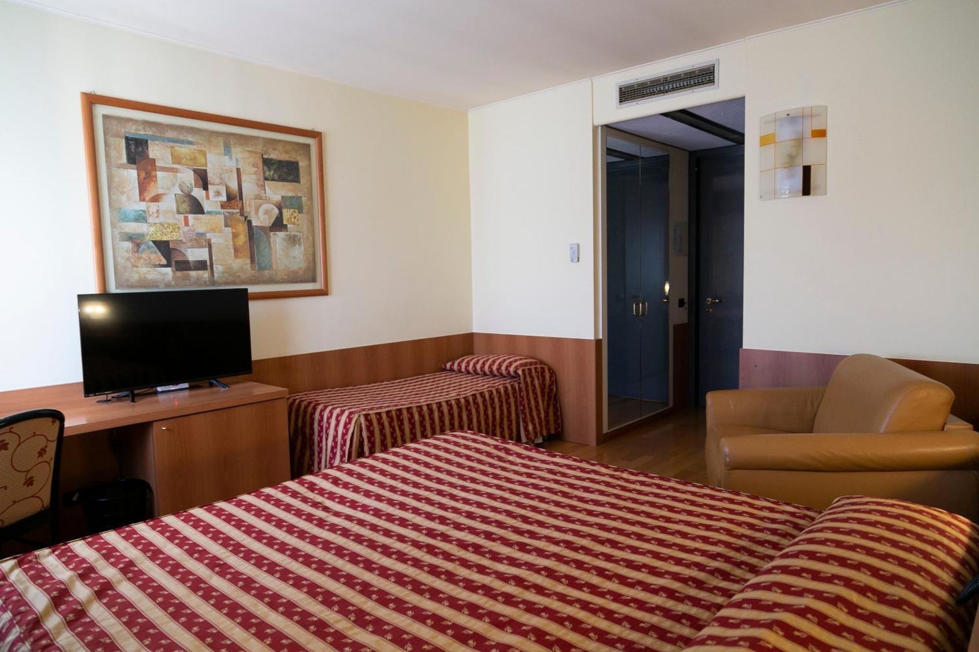 Melas Hotel Merate Ngoại thất bức ảnh