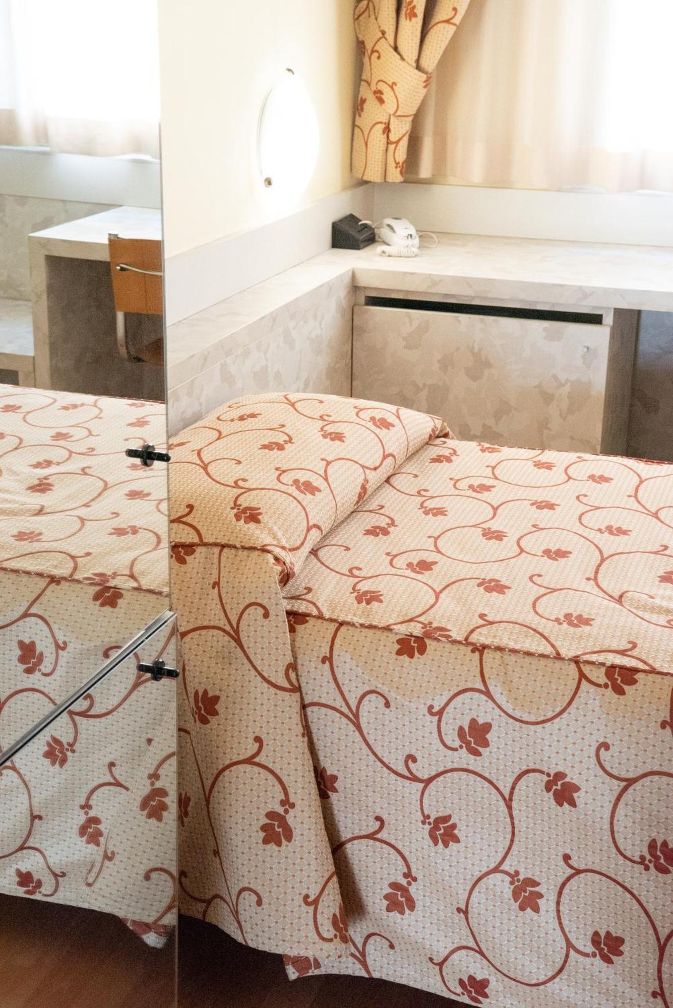 Melas Hotel Merate Ngoại thất bức ảnh