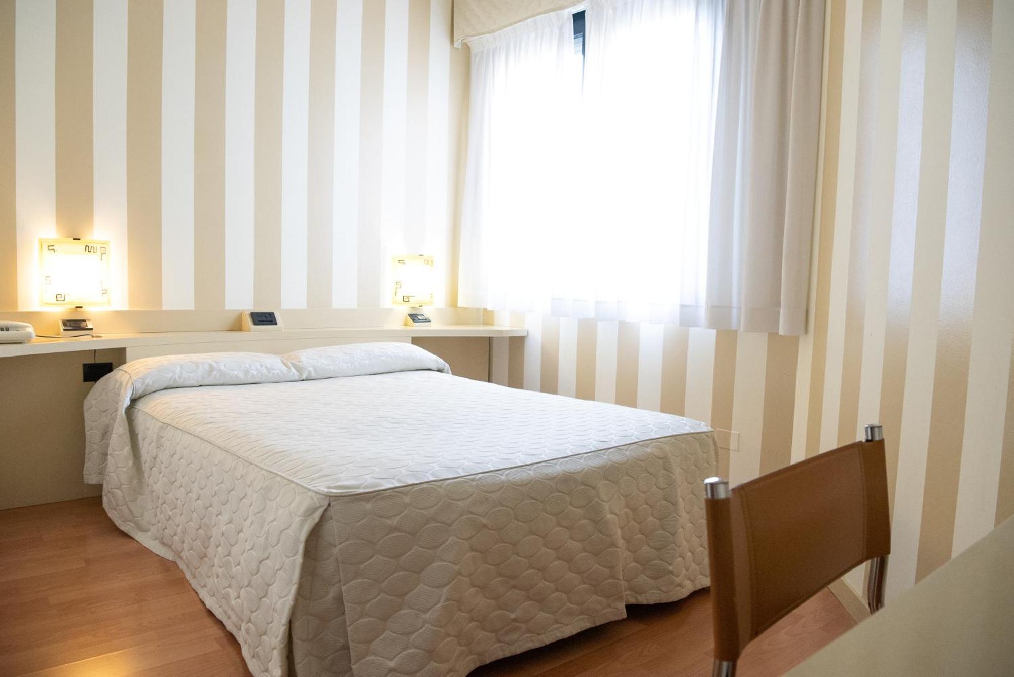 Melas Hotel Merate Ngoại thất bức ảnh