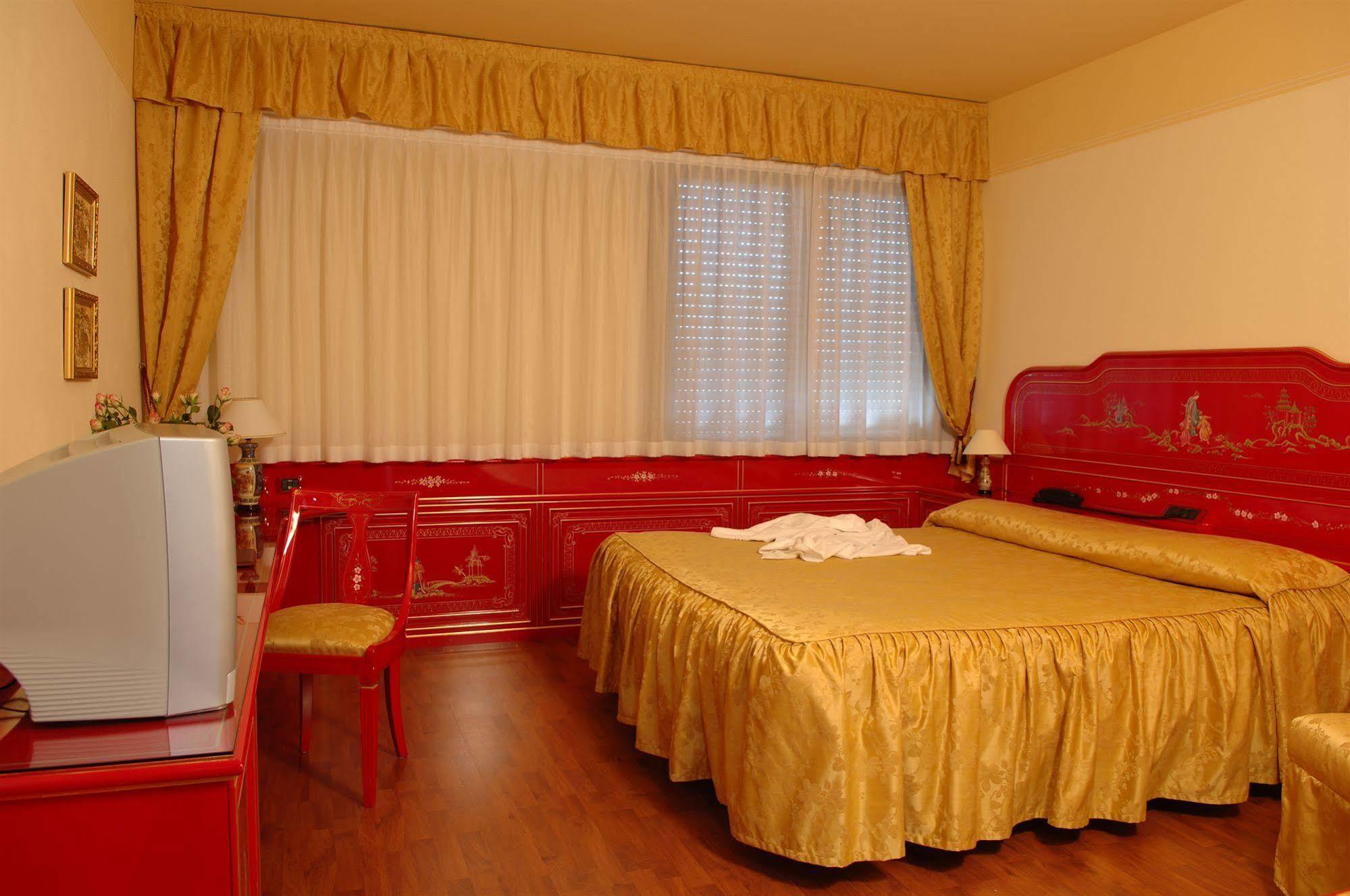 Melas Hotel Merate Ngoại thất bức ảnh